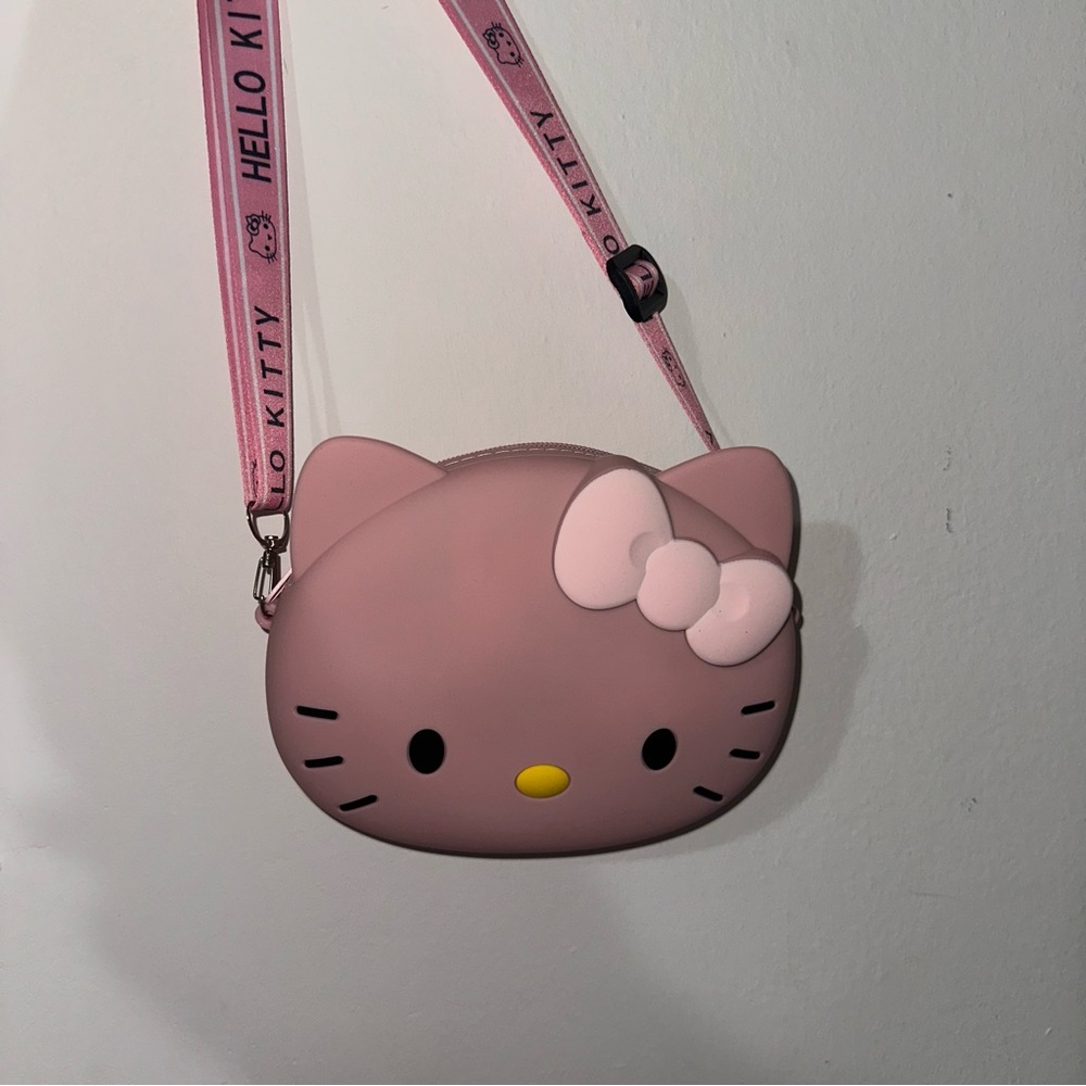 NIP Hello Kitty Pink Large Silicone Crossbody Bag with Adjustable Strap - Picture 5 of 8